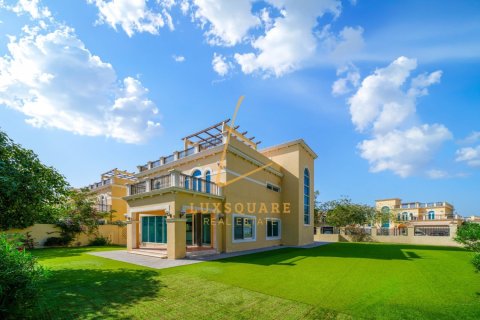 Villa in Jumeirah Park, Dubai 4 bedrooms, 611 sq.m. № 90103