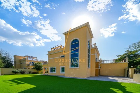 Villa in Jumeirah Park, Dubai 4 bedrooms, 611 sq.m. № 90103 - photo 13