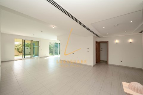 Villa in Jumeirah Park, Dubai 4 bedrooms, 611 sq.m. № 90103 - photo 8