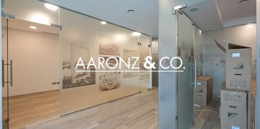 Офис в Sheikh Zayed Road, Дубай, 258м², № 90107