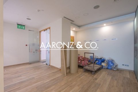 Снять в аренду офис в Sheikh Zayed Road, Дубай: 258м², № 90107 - фото 4