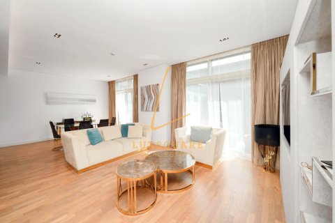 Квартира в Аль-Васле, Дубай, 2 спальни, 163м², № 90104