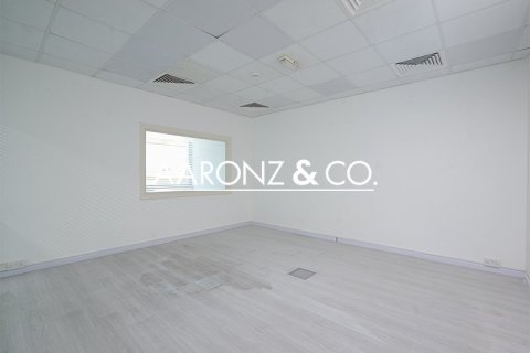 Снять в аренду офис в Sheikh Zayed Road, Дубай: 93м², № 90106 - фото 2