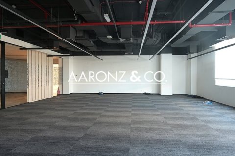 Bureau à Sheikh Zayed Road, Dubai, 2323 m², № 90108 - photo 3