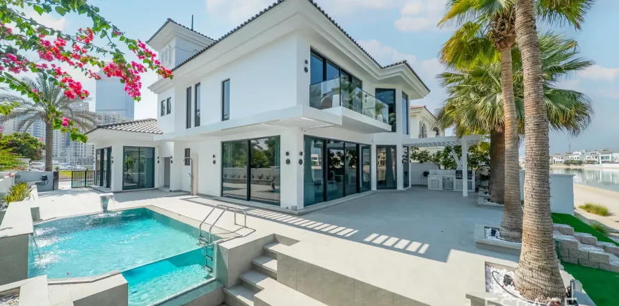 Villa in Palm Jumeirah, Dubai 4 bedrooms, 483 sq.m. № 71013
