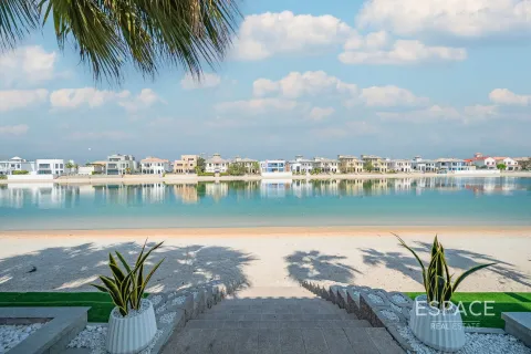 Villa in Palm Jumeirah, Dubai 4 bedrooms, 483 sq.m. № 71013 - photo 19