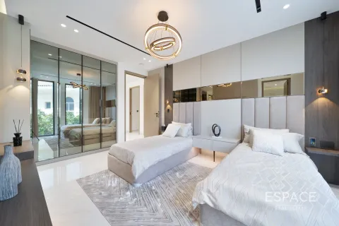 Villa in Palm Jumeirah, Dubai 4 bedrooms, 483 sq.m. № 71013 - photo 10