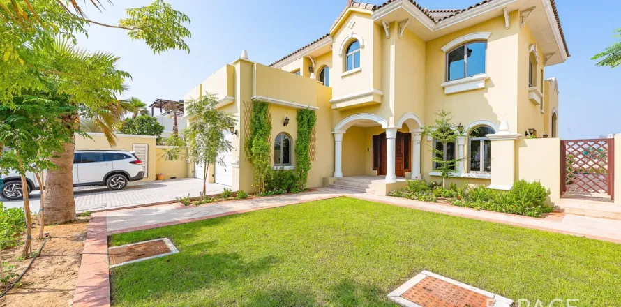 Вилла в Пальме Джумейре, Дубай, 4 спальни, 465м², № 71018