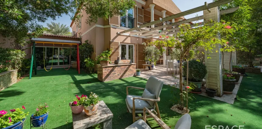 Вилла в Green Community, Дубай, 5 спален, 577м², № 71017