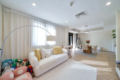 Купить квартиру в Даунтаун Дубай (Даунтаун Бурдж Дубай), Дубай: 2 спальни, 131м², № 71014 - фото 3