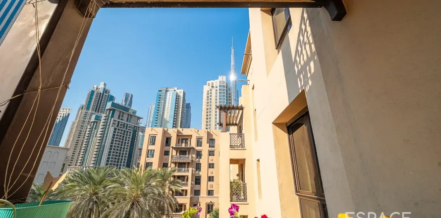 Квартира в Даунтаун Дубай (Даунтаун Бурдж Дубай), Дубай, 2 спальни, 131м², № 71014