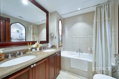 Купить квартиру в Даунтаун Дубай (Даунтаун Бурдж Дубай), Дубай: 2 спальни, 131м², № 71014 - фото 10