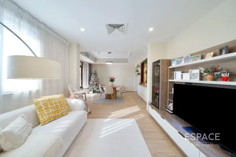 Купить квартиру в Даунтаун Дубай (Даунтаун Бурдж Дубай), Дубай: 2 спальни, 131м², № 71014 - фото 2