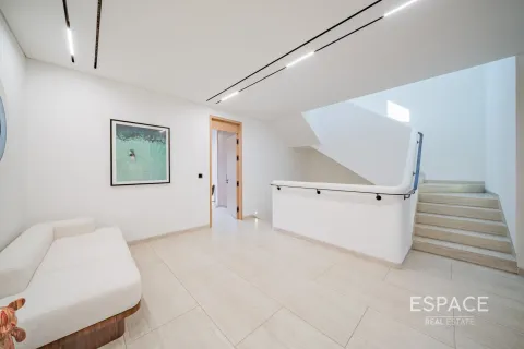 Villa in Jumeirah Village Circle, Dubai 4 bedrooms, 326 sq.m. № 71016 - photo 8