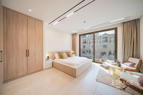 Villa in Jumeirah Village Circle, Dubai 4 bedrooms, 326 sq.m. № 71016 - photo 11