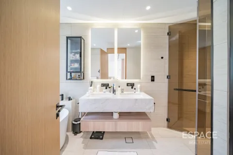 Villa in Jumeirah Village Circle, Dubai 4 bedrooms, 326 sq.m. № 71016 - photo 14