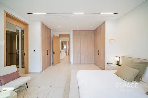 Villa in Jumeirah Village Circle, Dubai 4 bedrooms, 326 sq.m. № 71016 - photo 13