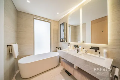 Villa in Jumeirah Village Circle, Dubai 4 bedrooms, 326 sq.m. № 71016 - photo 16