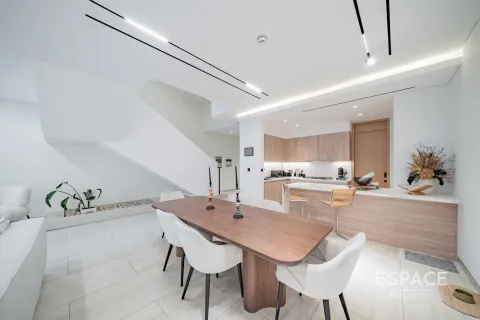 Villa in Jumeirah Village Circle, Dubai 4 bedrooms, 326 sq.m. № 71016 - photo 5