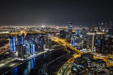 Apartment in Business Bay, Dubai 2 bedrooms, 190 sq.m. № 71010 - photo 1