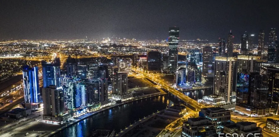 Apartment in Business Bay, Dubai 2 bedrooms, 190 sq.m. № 71010