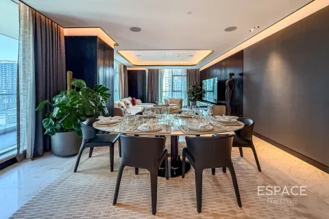 Apartment in Business Bay, Dubai 2 bedrooms, 190 sq.m. № 71010 - photo 7