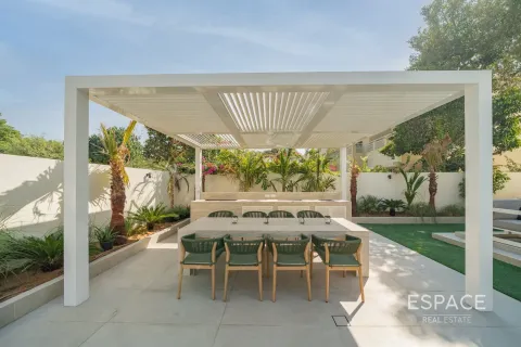 Villa in Meadows, Dubai 4 bedrooms, 353 sq.m. № 71019 - photo 18