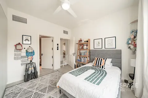 Villa in Meadows, Dubai 4 bedrooms, 353 sq.m. № 71019 - photo 14