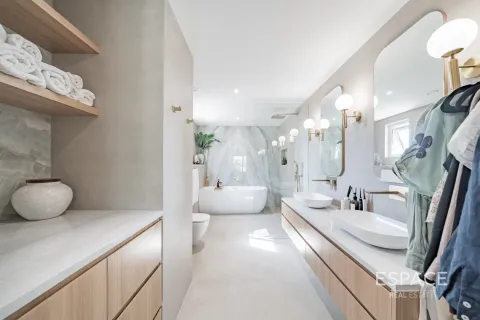 Villa in Meadows, Dubai 4 bedrooms, 353 sq.m. № 71019 - photo 9