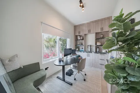 Villa in Meadows, Dubai 4 bedrooms, 353 sq.m. № 71019 - photo 12