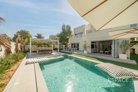 Villa in Meadows, Dubai 4 bedrooms, 353 sq.m. № 71019 - photo 19