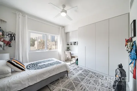 Villa in Meadows, Dubai 4 bedrooms, 353 sq.m. № 71019 - photo 13