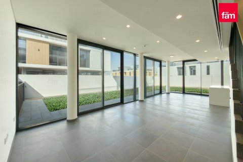 Villa à Dubai, 5 chambres, 420 m², № 85999 - photo 2