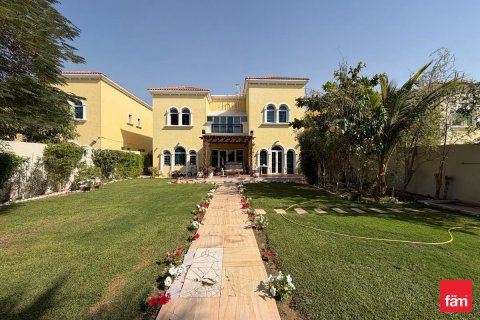 Villa in Jumeirah Park, Dubai 3 bedrooms, 680 sq.m. № 86009