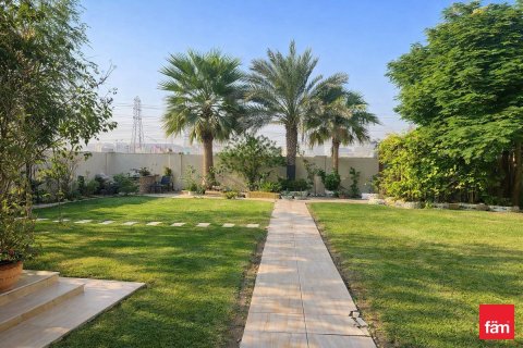 Villa in Dubai 3 bedrooms, 680 sq.m. № 86009 - photo 6