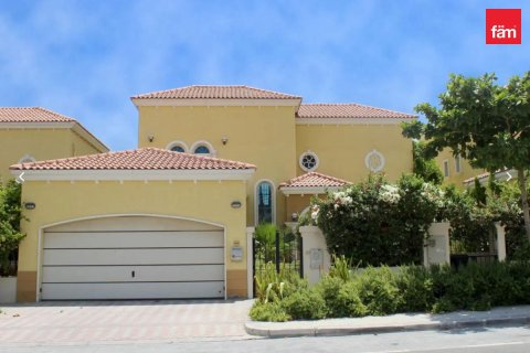 Villa in Dubai 3 bedrooms, 680 sq.m. № 86009 - photo 14