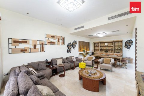 Таунхаус в Дубае, 4 спальни, 328.7м², № 134842
