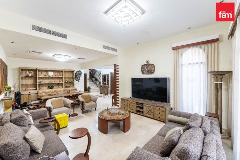 Снять в аренду таунхаус в Дубае: 4 спальни, 328.7м², № 134842 - фото 29