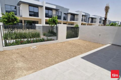 Villa à Dubai, 4 chambres, 260.4 m², № 64299 - photo 1