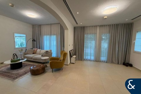Villa à Jumeirah Village Triangle, Dubai, 2 chambres, 661 m², № 88548 - photo 5