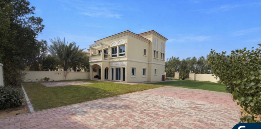 Villa à Jumeirah Village Triangle, Dubai, 2 chambres, 661 m², № 88548