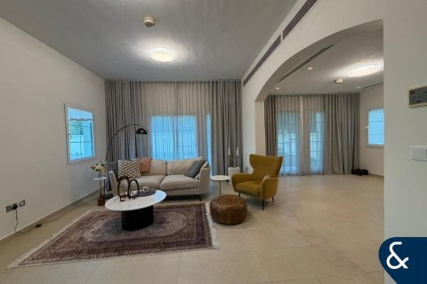 Villa à Jumeirah Village Triangle, Dubai, 2 chambres, 661 m², № 88548 - photo 13