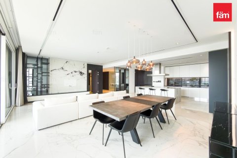 Apartment in Al Barari, Dubai 2 bedrooms, 261.6 sq.m. № 123903 - photo 2