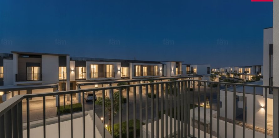 Townhouse in Dubai 4 bedrooms, 293.5 sq.m. № 123900