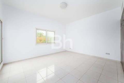 Villa à Jumeirah Village Circle, Dubai, 4 chambres, 501 m², № 21886 - photo 10