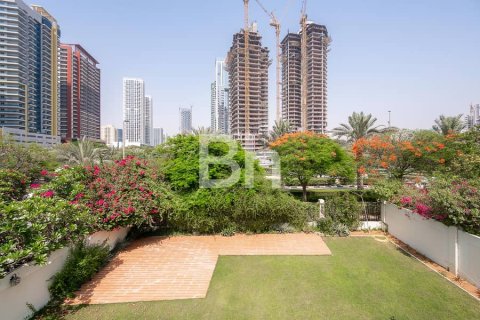 Villa à Jumeirah Village Circle, Dubai, 4 chambres, 501 m², № 21886 - photo 2