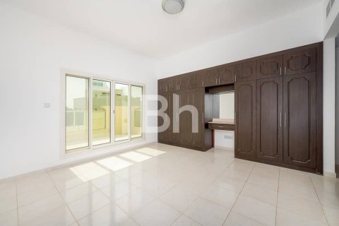 Villa à Jumeirah Village Circle, Dubai, 4 chambres, 501 m², № 21886 - photo 4