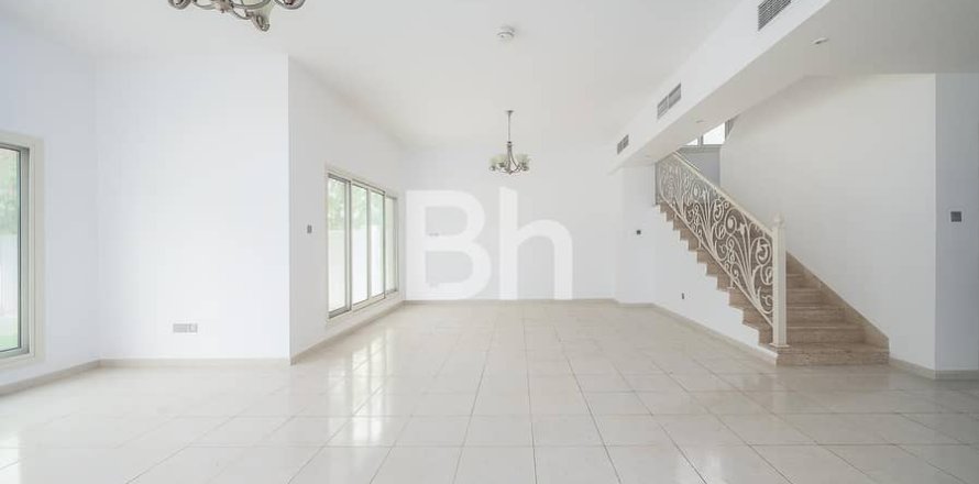 Villa in Jumeirah Village Circle, Dubai 4 bedrooms, 501 sq.m. № 21886