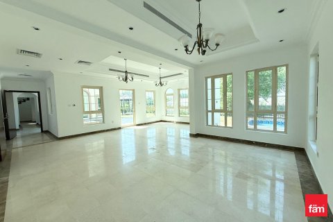 Villa in Jumeirah Islands, Dubai 5 bedrooms, 1305.6 sq.m. № 64173 - photo 11