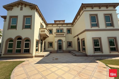 Villa in Jumeirah Islands, Dubai 5 bedrooms, 1305.6 sq.m. № 64173 - photo 2